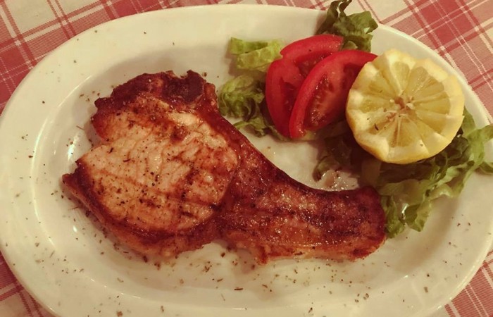 χοιρινή μπριζόλα